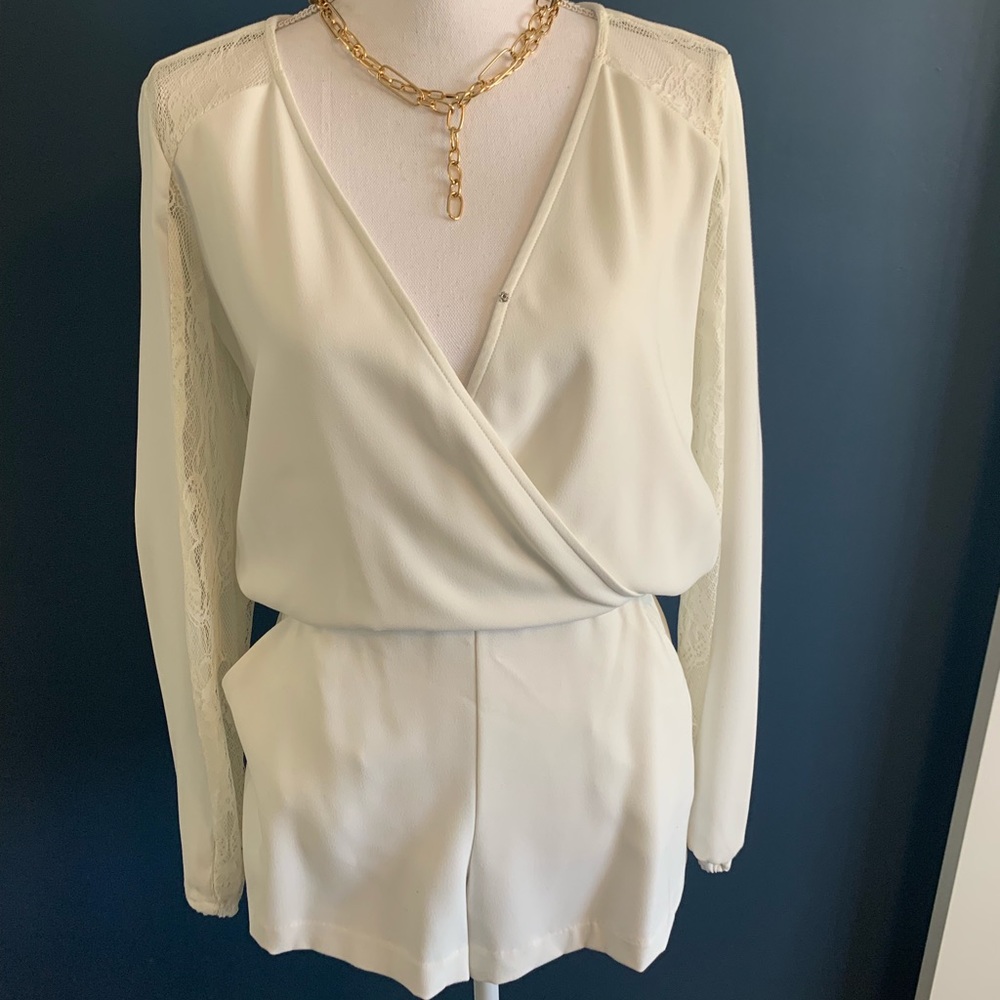 Beautiful Size M - Parker Romper w/ lace back